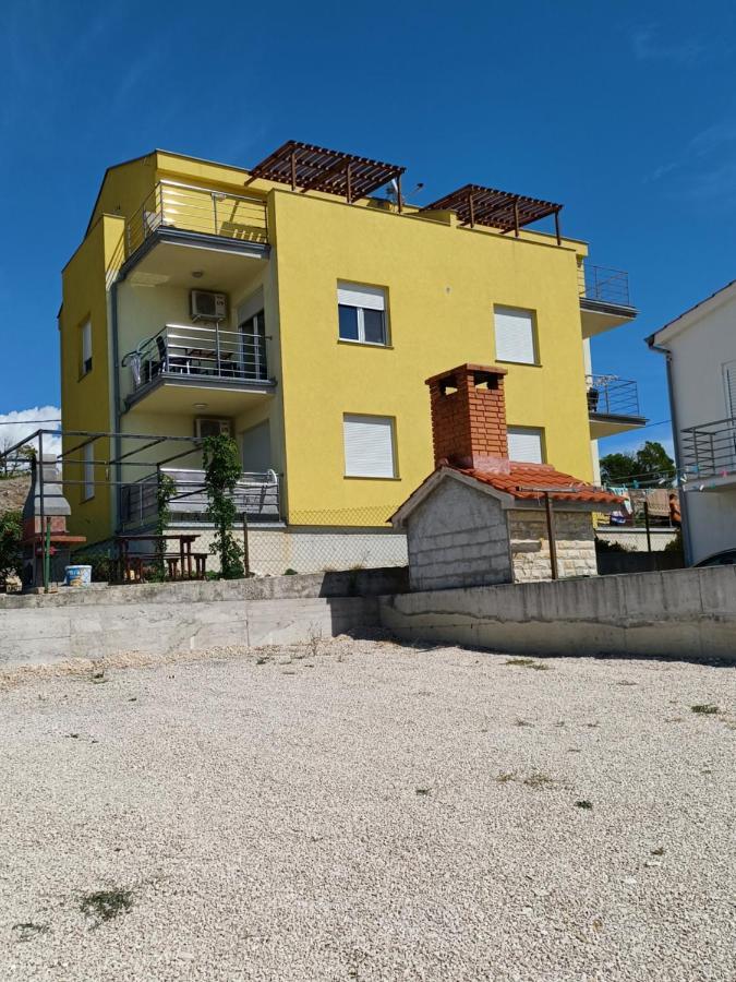 Apartmani Suncev Sjaj Ртина Екстериор снимка